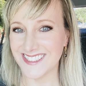 Meet your Posher, Paola